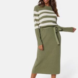 Happy Holly Striped O-neck Knitted Dress Green/Striped 40/42