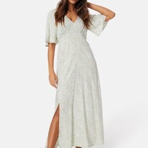 Happy Holly V-neck Slit Viscose Dress Dusty green/Patterned 48/50