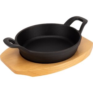 Essentials Serveringsform i støpejern 16 cm, bordskåner i tre