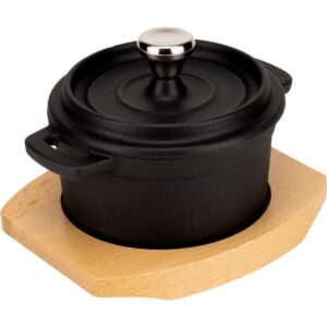 Essentials Serveringsgryte i støpejern 10 cm, bordskåner i tre