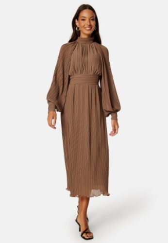 Bubbleroom Occasion Esme Pleated Dress Light nougat 46 – 7333340248133