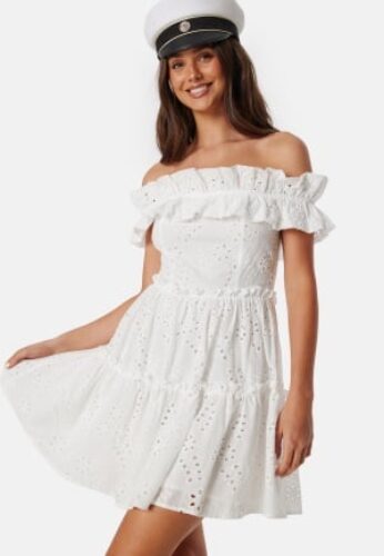 Bubbleroom Occasion Flounce off shoulder dress White XL – 7333340284933