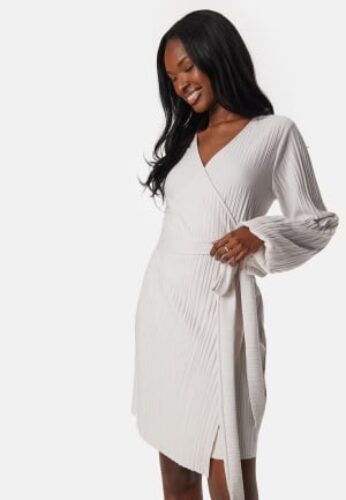 BUBBLEROOM Pleated Wrap Short Dress Light beige M – 7333340320716