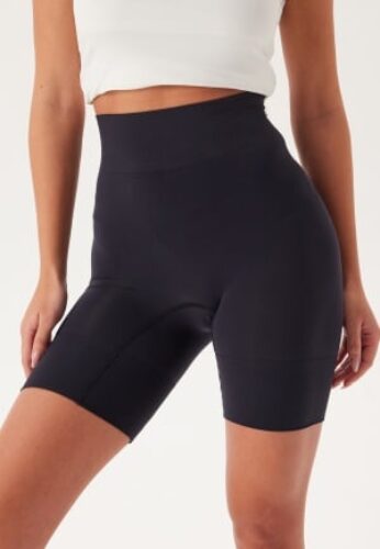 DORINA Essensual Mid Waisted Shorts BK0001-Black XS – 4894304208219