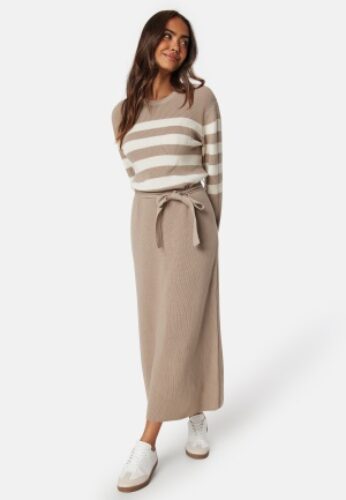 Happy Holly Striped O-neck  Knitted Dress Ljusbeige/Striped 48/50 – 7333340286197