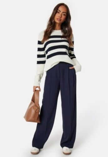 Happy Holly Striped O-neck  Knitted Sweater  White/Striped 40/42 – 7333340285633