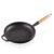 Le Creuset Støpejernspanne med Trehåndtak 28cm Matte Black – 0024147324348