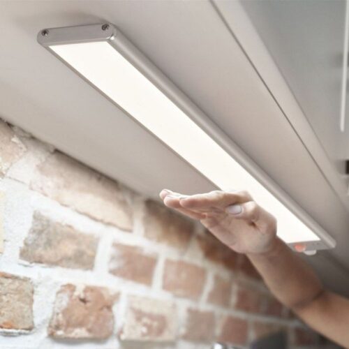 LEDVANCE Oppladbar LED-list med bevegelsessensor og skumringsrele – 4058075762213