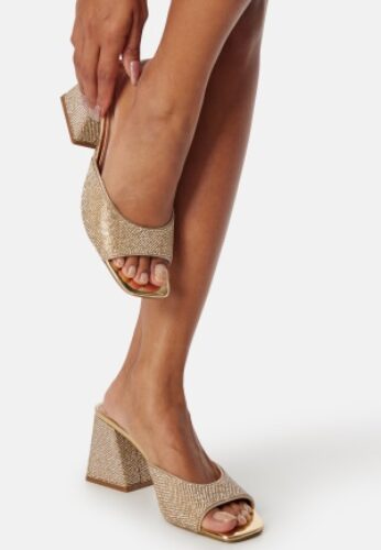 Steve Madden Glowing-R Sandal Gold 38 – 8720857254778