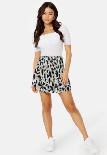 VERO MODA Menny Mini Smock Skirt Navy Blazer AOP: Met XS – 5715368657586